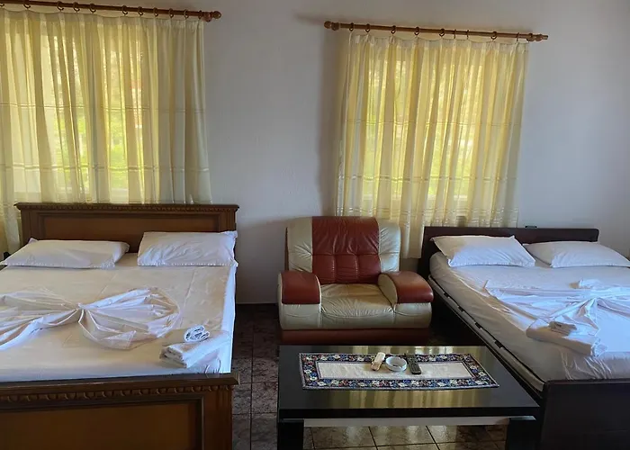 Hotel Aragosta Shengjin Sakes