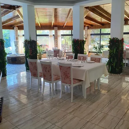 Aragosta Shengjin Hotel 3*